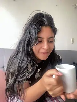 cloe small online show from 02/24/25, 10:36