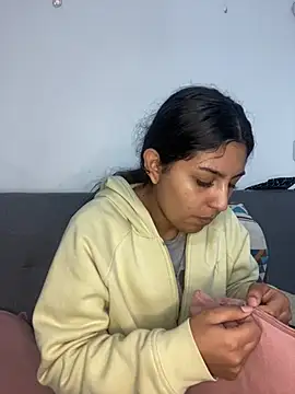 cloe small online show from 02/25/25, 02:25