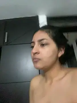 cloe small online show from 03/02/25, 01:26