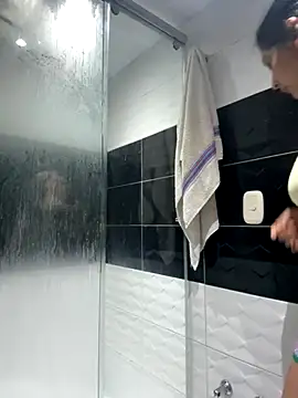 cloe small online show from 11/14/25, 07:18