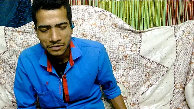 Snapshot of Alex_Suman25 chatting on 02/15/25, 12:04 Alex Suman25 online show from 02/15/25, 12:04
