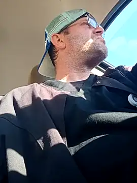 Snapshot of crazycam619 chatting on 10/24/25, 10:28 crazycam619 online show from 10/24/25, 10:28