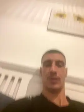 Snapshot of vanexxx90 chatting on 10/26/25, 11:09 vanexxx90 online show from 10/26/25, 11:09