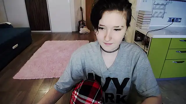 Snapshot of Kira_Bakker chatting on 02/07/25, 05:31 Kira Bakker online show from 02/07/25, 05:31