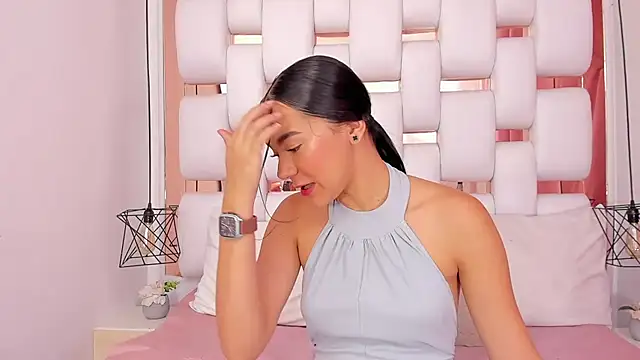 Snapshot of EmmyCruzZ chatting on 10/23/25, 07:01 EmmyCruzZ online show from 10/23/25, 07:01