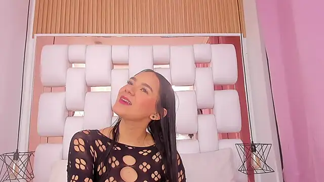 Snapshot of EmmyCruzZ chatting on 11/13/25, 07:46 EmmyCruzZ online show from 11/13/25, 07:46