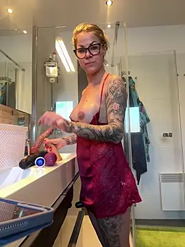 Tatjana Sue online show from 12/30/24, 11:48