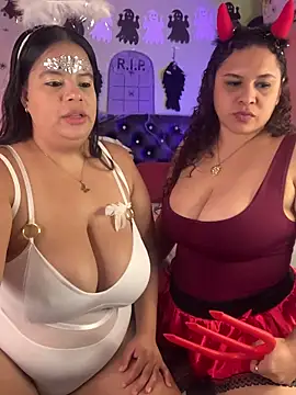 twocurvylatins online show from 10/31/25, 11:55