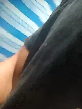 Snapshot of Leonul chatting on 11/04/25, 05:28 Leonul online show from 11/04/25, 05:28