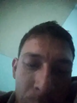 Snapshot of Leonul chatting on 11/05/25, 10:04 Leonul online show from 11/05/25, 10:04