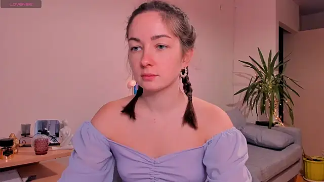 Snapshot of cClandesTina chatting on 12/09/24, 02:28 cClandesTina online show from 12/09/24, 02:28