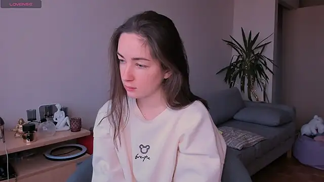 Snapshot of cClandesTina chatting on 12/15/24, 01:22 cClandesTina online show from 12/15/24, 01:22