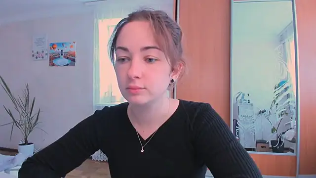 Snapshot of cClandesTina chatting on 09/18/25, 11:01 cClandesTina online show from 09/18/25, 11:01