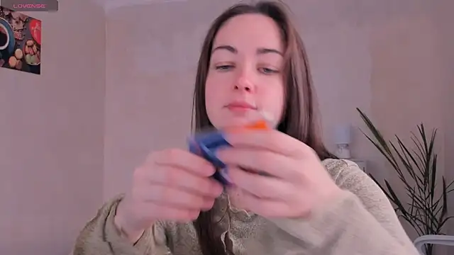 Snapshot of cClandesTina chatting on 11/06/25, 11:22 cClandesTina online show from 11/06/25, 11:22