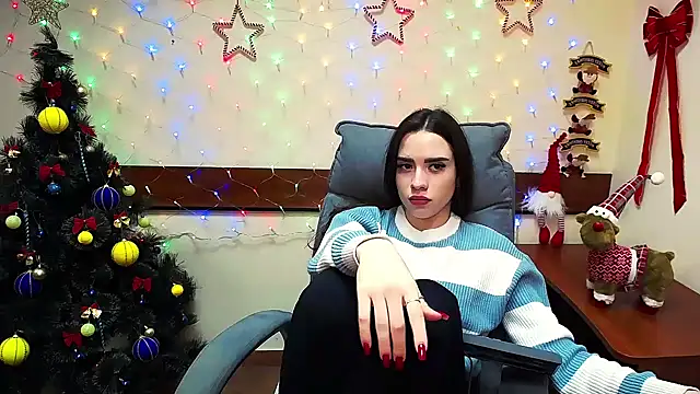 Snapshot of _your_fantasy_girl chatting on 12/23/24, 03:23 your fantasy girl online show from 12/23/24, 03:23