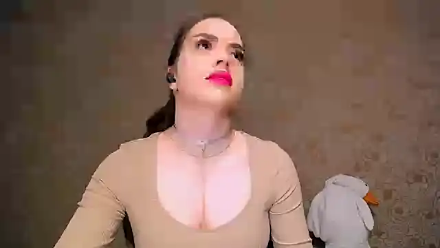 Snapshot of _your_fantasy_girl chatting on 03/14/25, 01:46 your fantasy girl online show from 03/14/25, 01:46