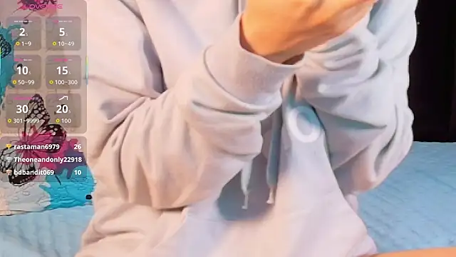 littleebluee online show from 10/16/25, 02:56