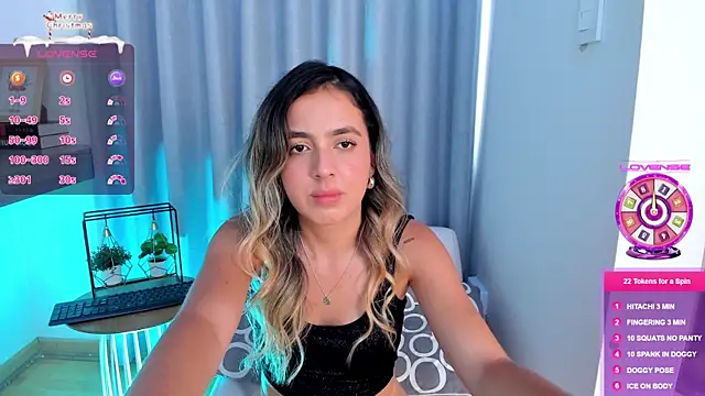 Snapshot of Lucyortiz_ chatting on 12/18/24, 06:14 Lucyortiz online show from 12/18/24, 06:14