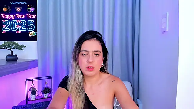 Snapshot of Lucyortiz_ chatting on 01/12/25, 11:17 Lucyortiz online show from 01/12/25, 11:17