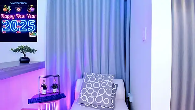 Snapshot of Lucyortiz_ chatting on 01/12/25, 02:19 Lucyortiz online show from 01/12/25, 02:19