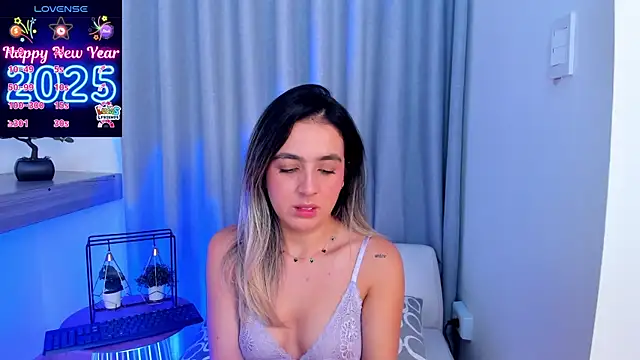 Snapshot of Lucyortiz_ chatting on 01/16/25, 12:53 Lucyortiz online show from 01/16/25, 12:53