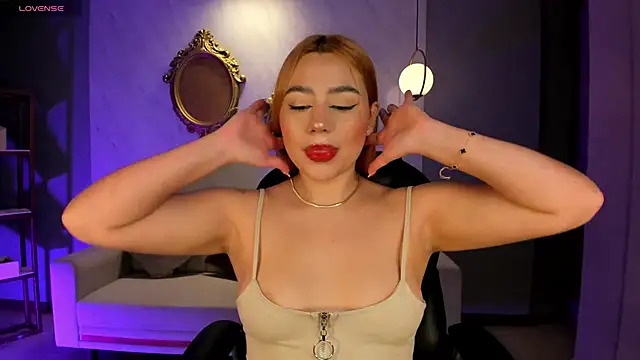 SamanthaKlein  online show from 10/22/25, 03:40