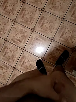 AvispaQlona online show from 12/04/25, 07:50