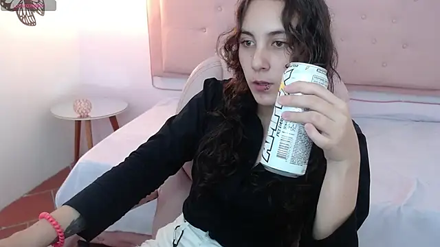 Snapshot of xlunna chatting on 01/22/25, 07:24 xlunna online show from 01/22/25, 07:24