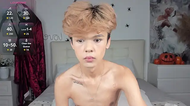 Felix Rey online show from 10/26/25, 04:57