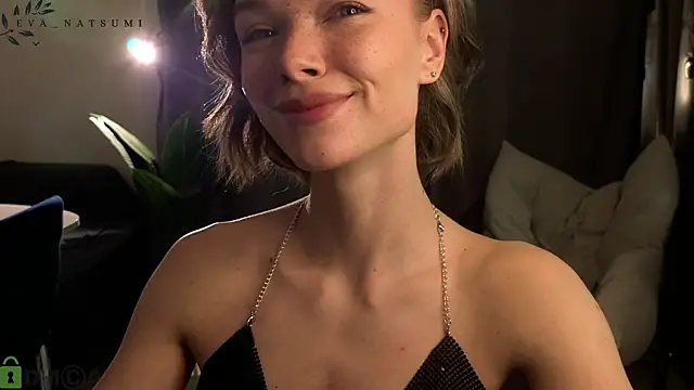 Eva Natsumi online show from 10/25/25, 04:57