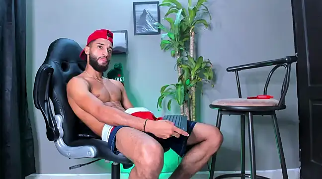 Snapshot of Damian_022 chatting on 12/05/24, 03:17 Damian 022 online show from 12/05/24, 03:17