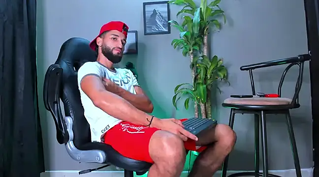 Snapshot of Damian_022 chatting on 12/06/24, 12:38 Damian 022 online show from 12/06/24, 12:38