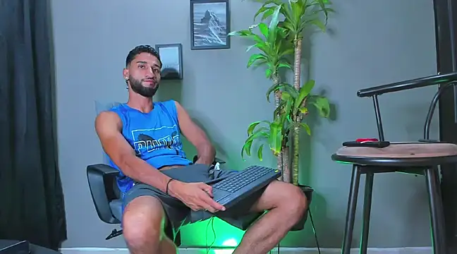 Snapshot of Damian_022 chatting on 02/15/25, 12:37 Damian 022 online show from 02/15/25, 12:37