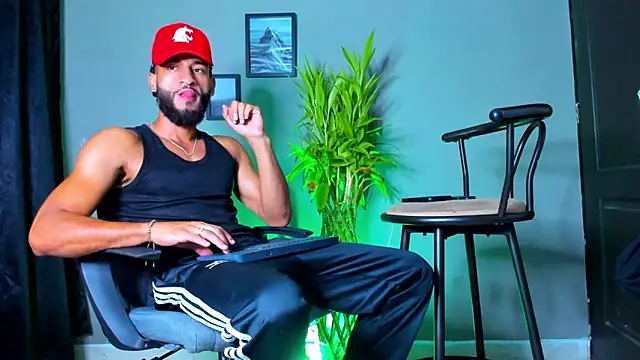 Snapshot of Damian_022 chatting on 11/12/25, 01:00 Damian 022 online show from 11/12/25, 01:00