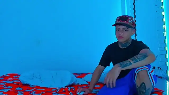 HOT boy2025 online show from 02/11/25, 10:18