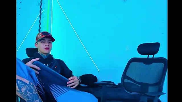 HOT boy2025 online show from 09/19/25, 05:20