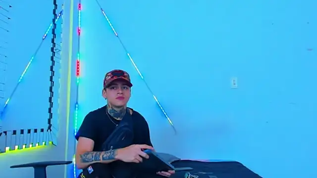 HOT boy2025 online show from 09/27/25, 11:43