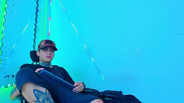 HOT boy2025 online show from 09/28/25, 03:50