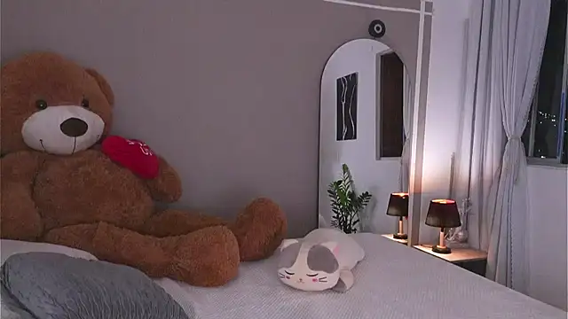 Snapshot of AnnyHizzle chatting on 10/06/25, 01:58 AnnyHizzle online show from 10/06/25, 01:58