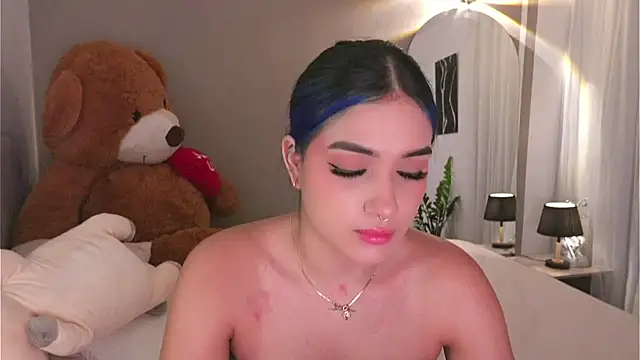 Snapshot of AnnyHizzle chatting on 10/14/25, 11:27 AnnyHizzle online show from 10/14/25, 11:27