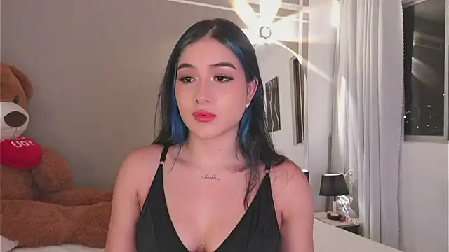 Snapshot of AnnyHizzle chatting on 11/05/25, 02:11 AnnyHizzle online show from 11/05/25, 02:11