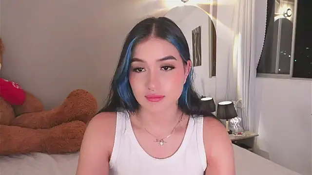 Snapshot of AnnyHizzle chatting on 11/10/25, 04:44 AnnyHizzle online show from 11/10/25, 04:44