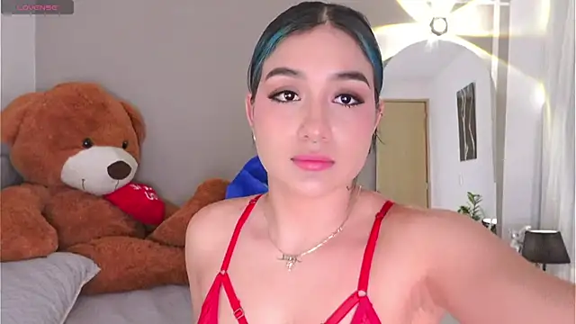 Snapshot of AnnyHizzle chatting on 11/18/25, 01:22 AnnyHizzle online show from 11/18/25, 01:22