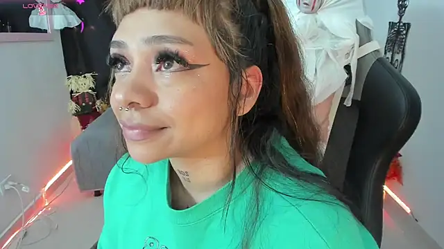 zoesullivan online show from 10/06/25, 10:23