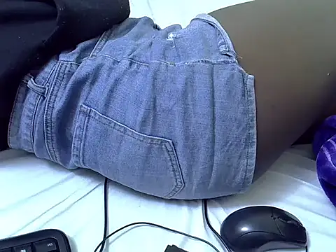 Snapshot of naughtycate_ chatting on 11/02/25, 12:29 naughtycate online show from 11/02/25, 12:29