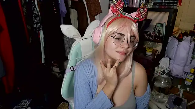 mochi rainbow online show from 12/22/24, 11:52