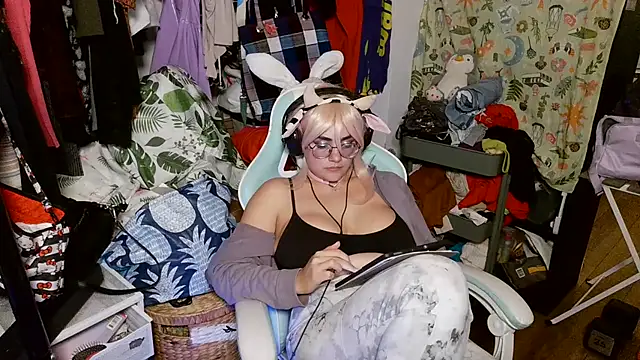 mochi rainbow online show from 01/14/25, 04:57