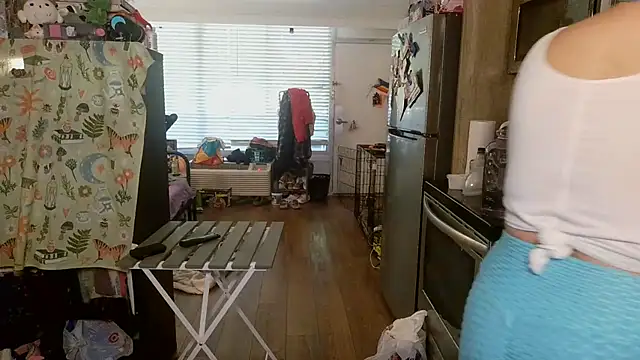 mochi rainbow online show from 03/19/25, 05:06