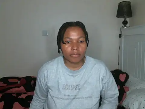 Snapshot of R-thequeen chatting on 12/01/24, 05:13 R-thequeen online show from 12/01/24, 05:13