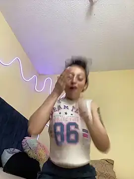 liaqueen610 online show from 11/21/25, 11:14